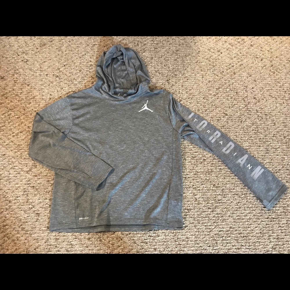 Boys Nike dry fit hoody tee